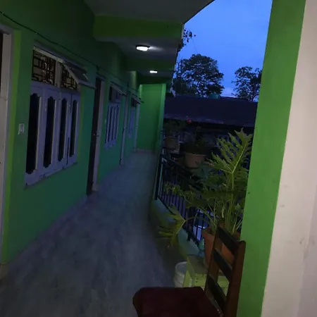 Green City Guest House 3*